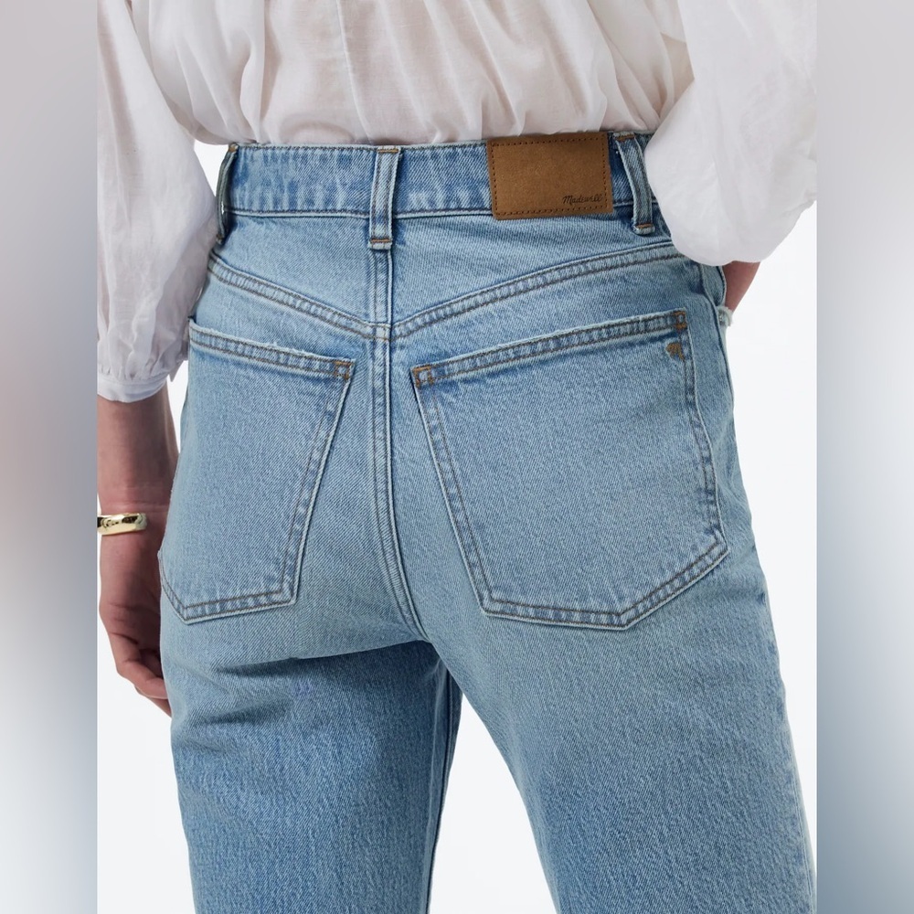 Madewell The Perfect Vintage Jean in Hernando Wash: Raw Hem Edition - Picture 3 of 13